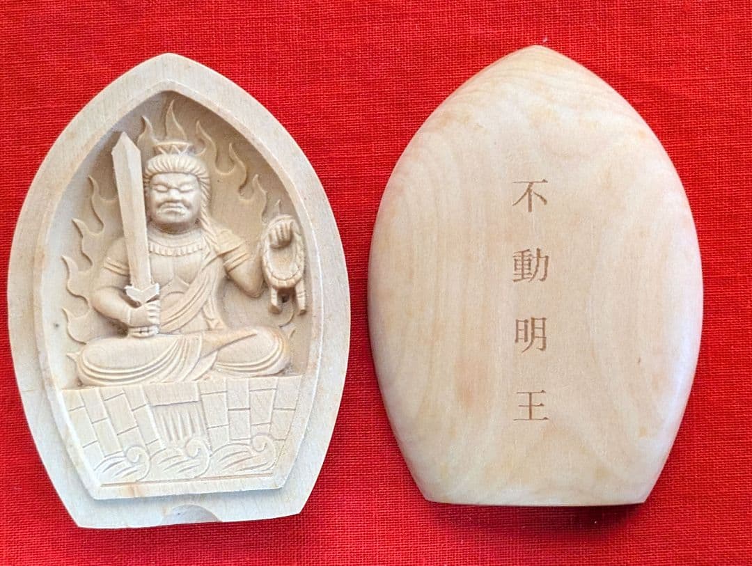 木彫り　菩薩　如来　明王　工芸品　 オブジェ　骨董品　アンティーク　レトロ