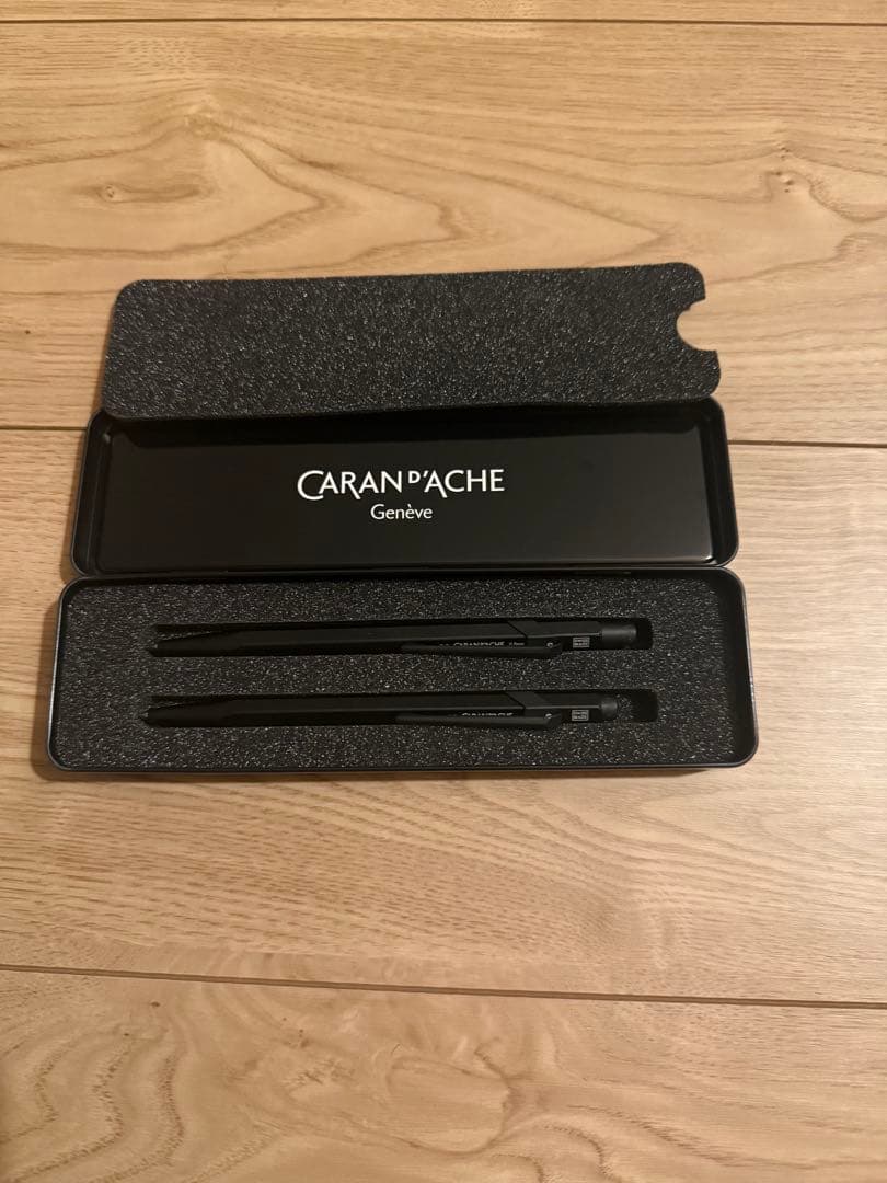 CARAN D'ACHE ブラック ボールペンシャーペンセット