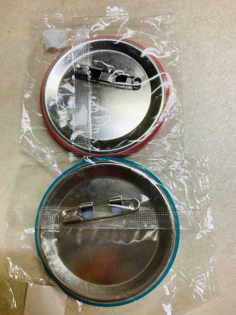 魔法少女まどか　AJ限定 鹿目まどか 缶バッジ　物語シリーズ 忍野忍