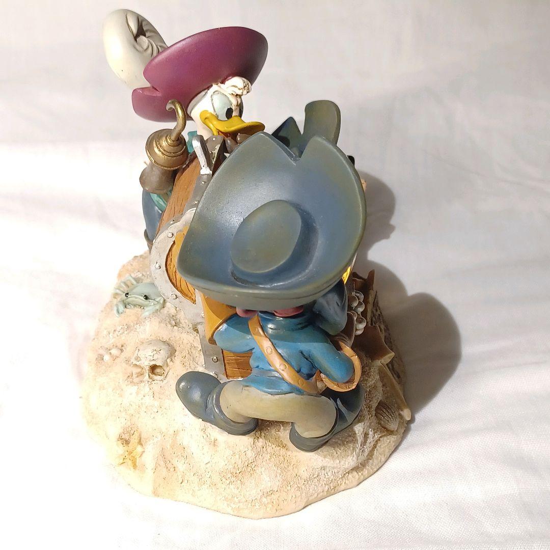 ディズニー パイレーツオブカリビアン・ミッキー・ドナルド・グーフィースノードーム