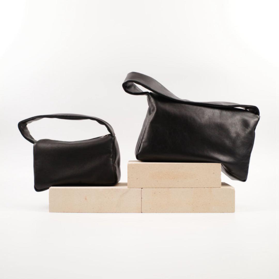 KEESE 黒 レザーショルダーバッグ ジップ Sサイズ ユニセックス