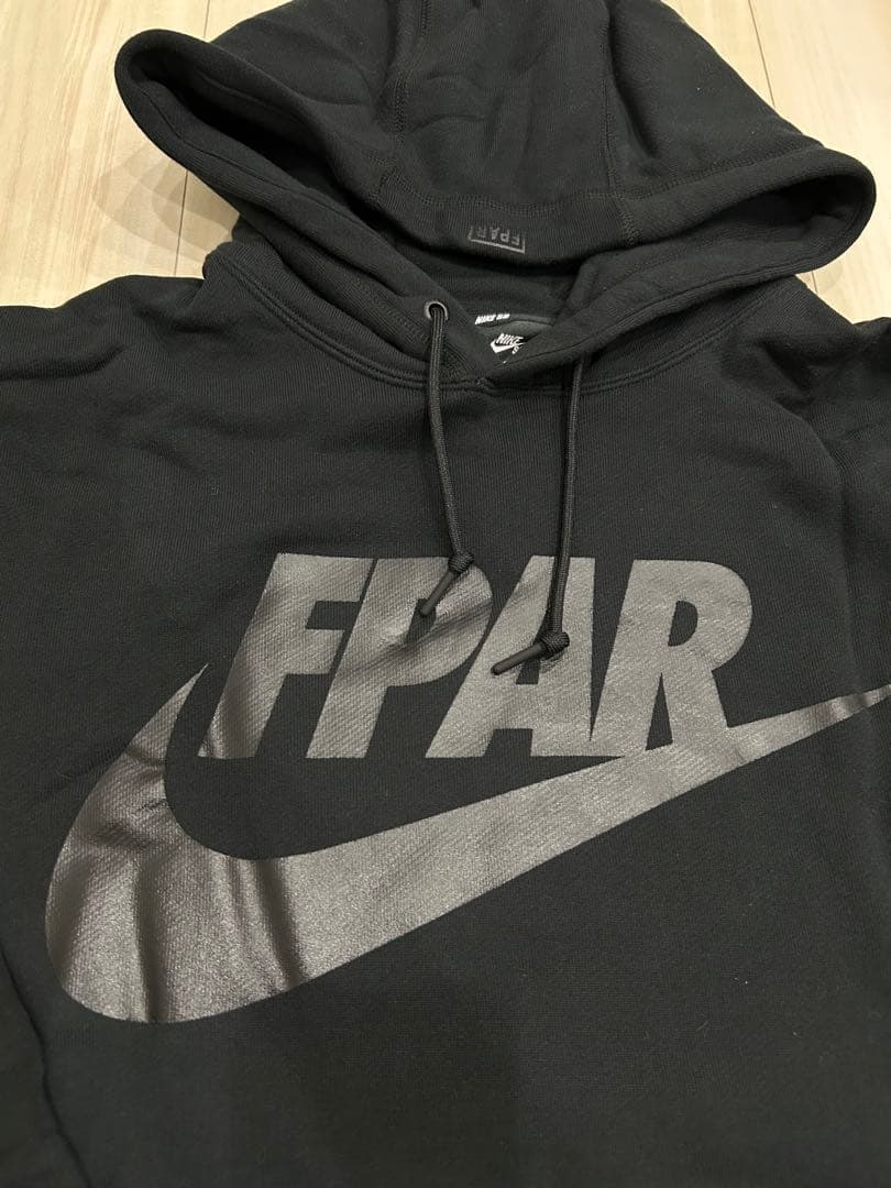 【新品】NIKE ナイキ ブラック パーカー スウェットパーカー 黒　XL