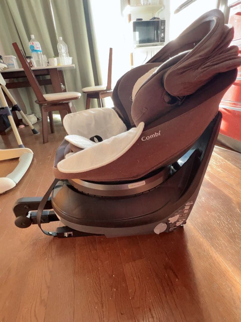 Combi クルムーヴスマート ISOFIX 360度回転