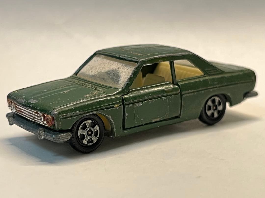 トミカ 黒箱 1-1-1 ニッサン ブルーバード SSS 希少色 1Aホイール