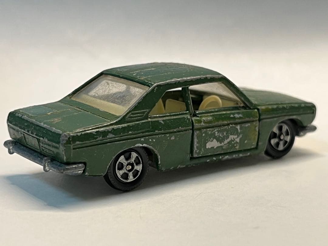 トミカ 黒箱 1-1-1 ニッサン ブルーバード SSS 希少色 1Aホイール