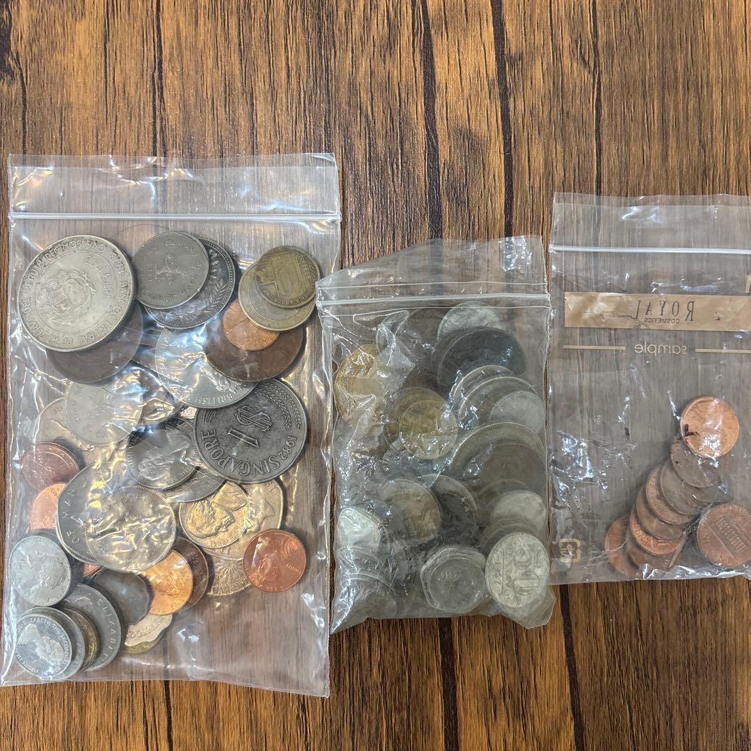 記念硬貨と古銭のセットです