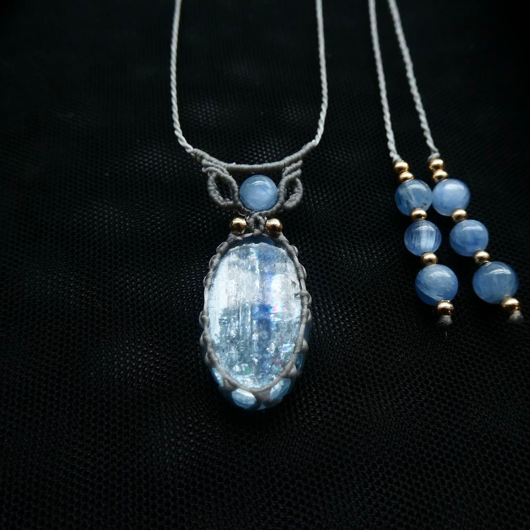 バイカラーカイヤナイトのマクラメネックレス