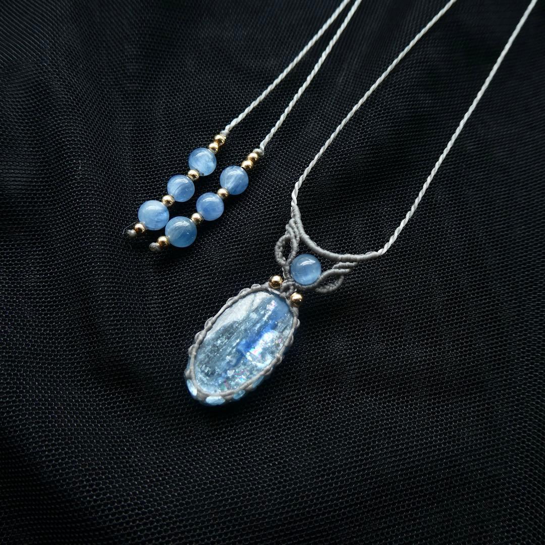 バイカラーカイヤナイトのマクラメネックレス