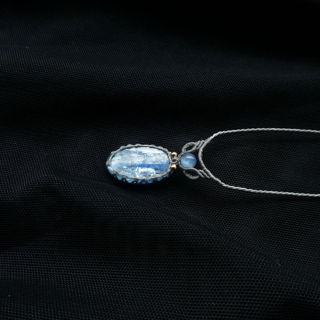 バイカラーカイヤナイトのマクラメネックレス