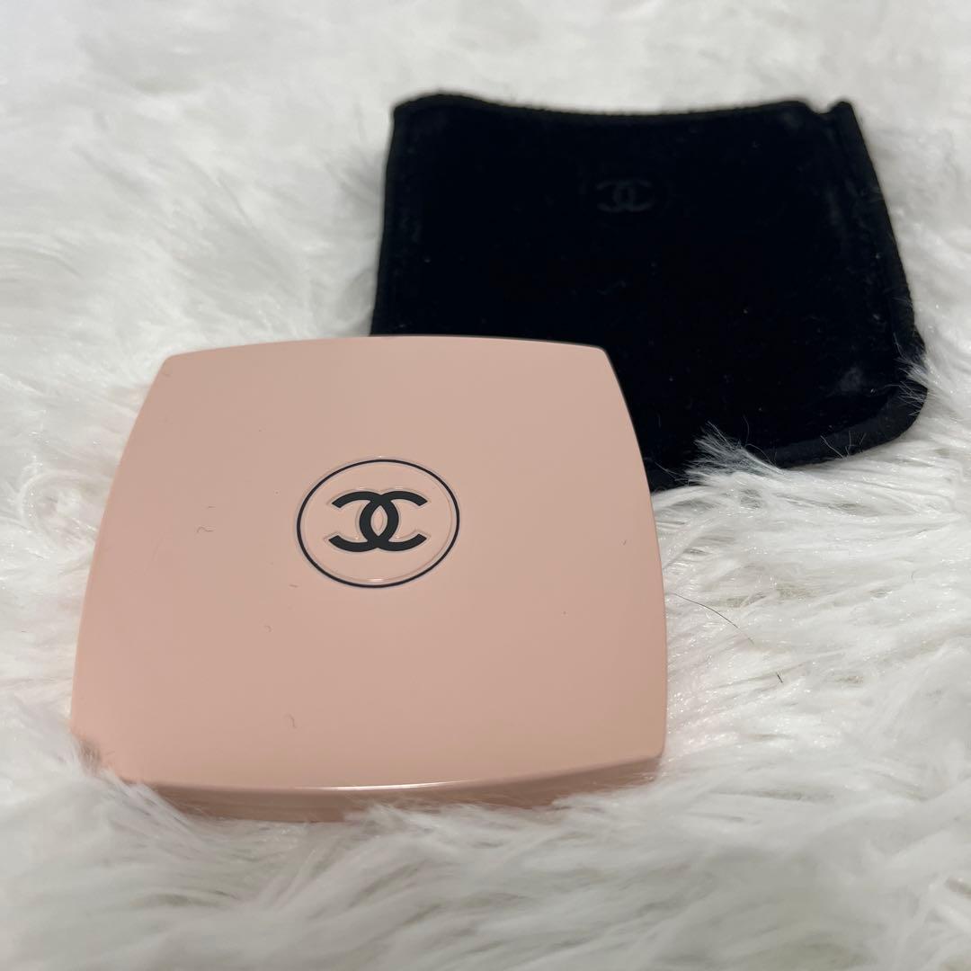 シャネル　CHANELコンパクトダブルミラー バレリーナ 111