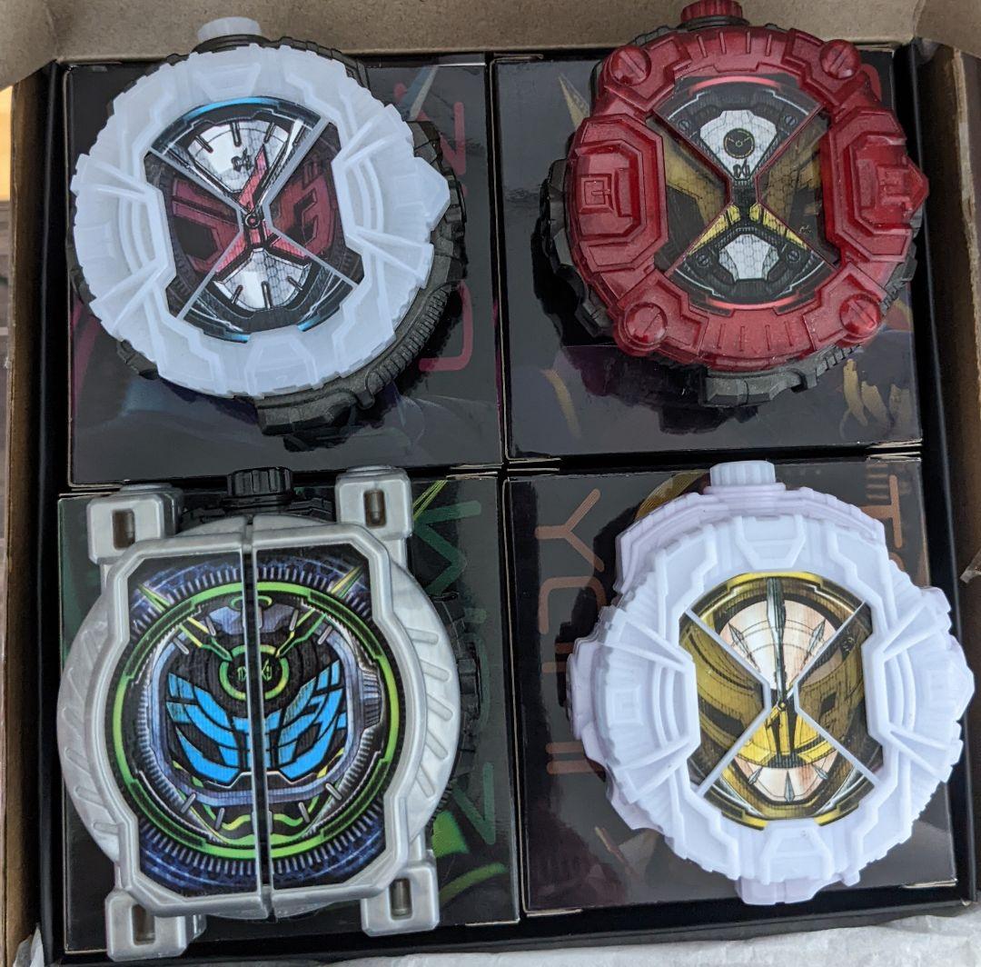 セリフをしゃべる　ＤＸメモリアルライドウォッチセット　渡邊圭祐　奥野壮　押田岳