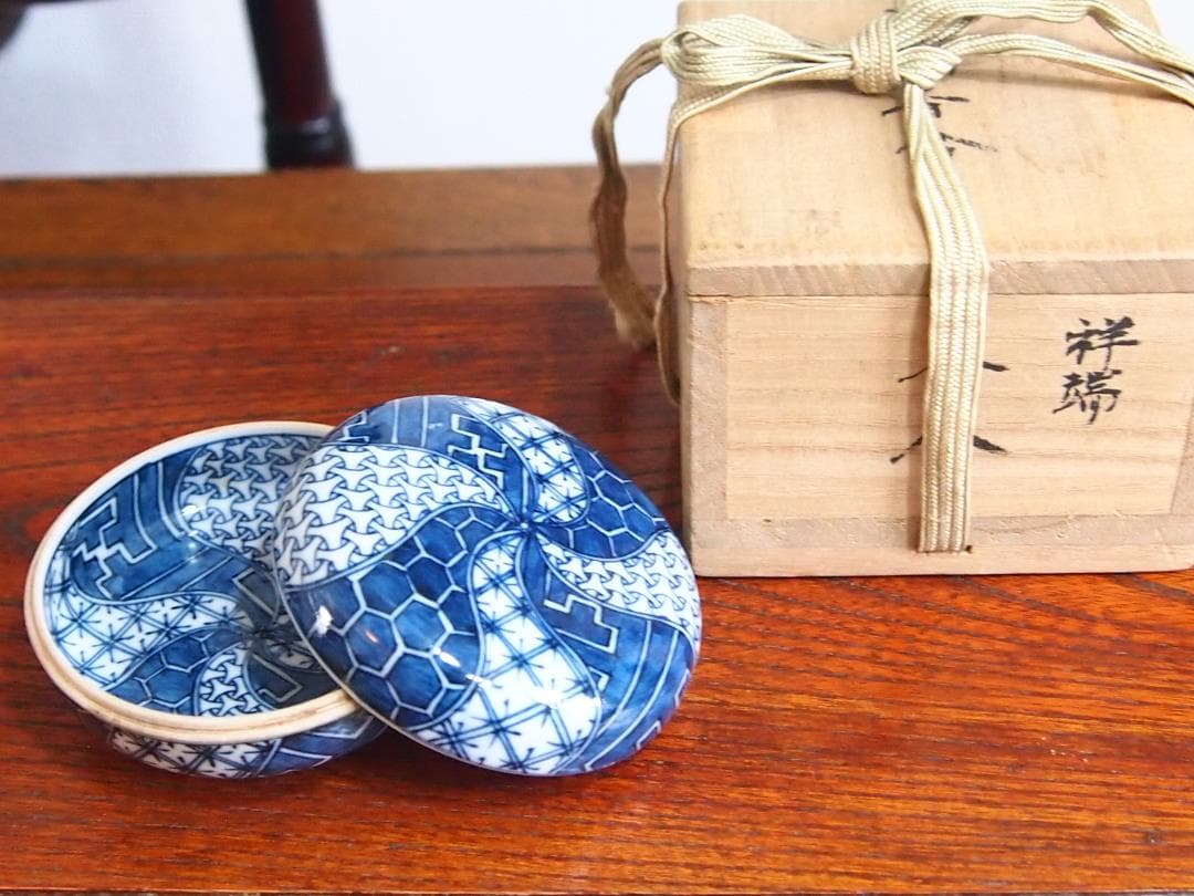 【希少・骨董】五良太甫呉祥瑞造 染付 香合/蓋物/小物入れ 陶器/陶磁器 美品