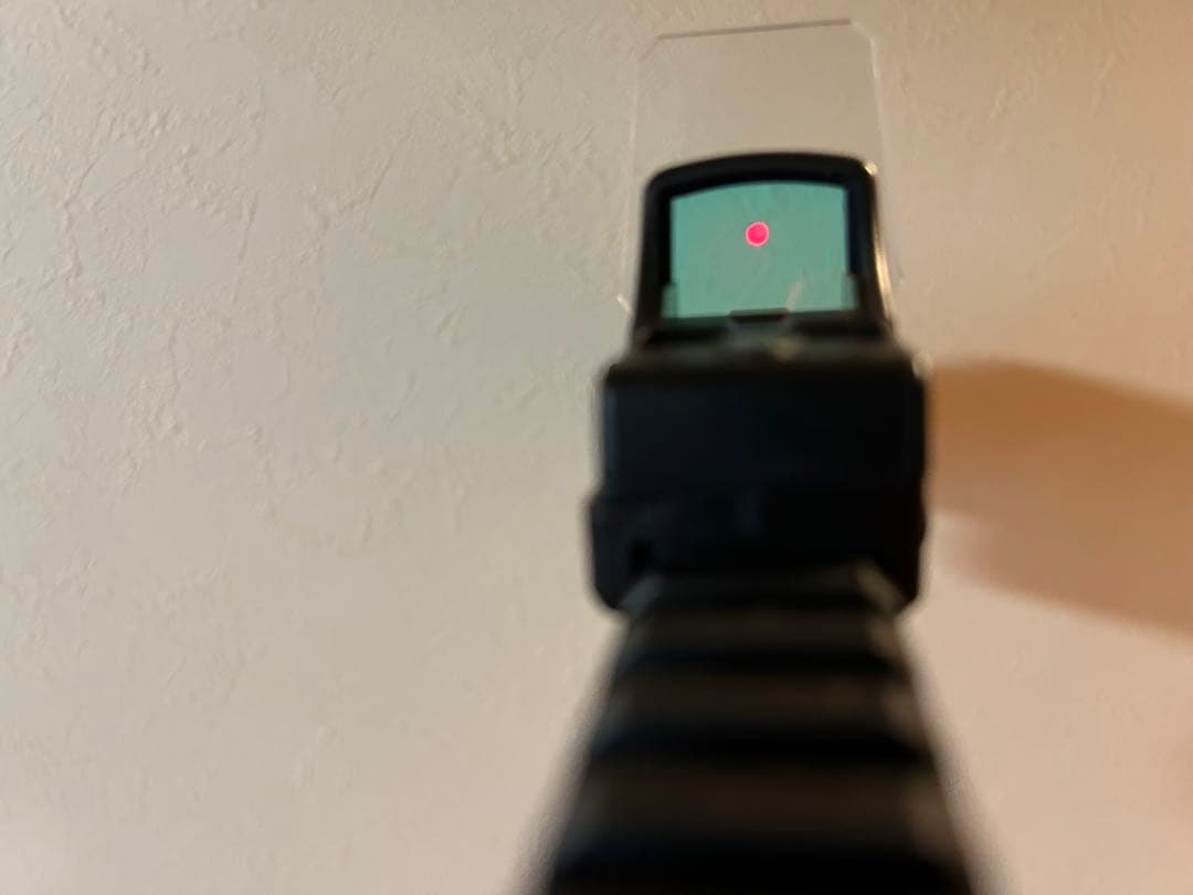 東京マルイ　MP7A1ガスブローバック　カスタム　ドットサイト　サイレンサー付き