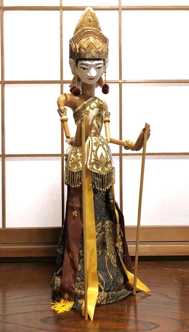 【 デウィ・ジェンバティ（Dewi Jembawati) 王女 】　ワヤン・ゴレ