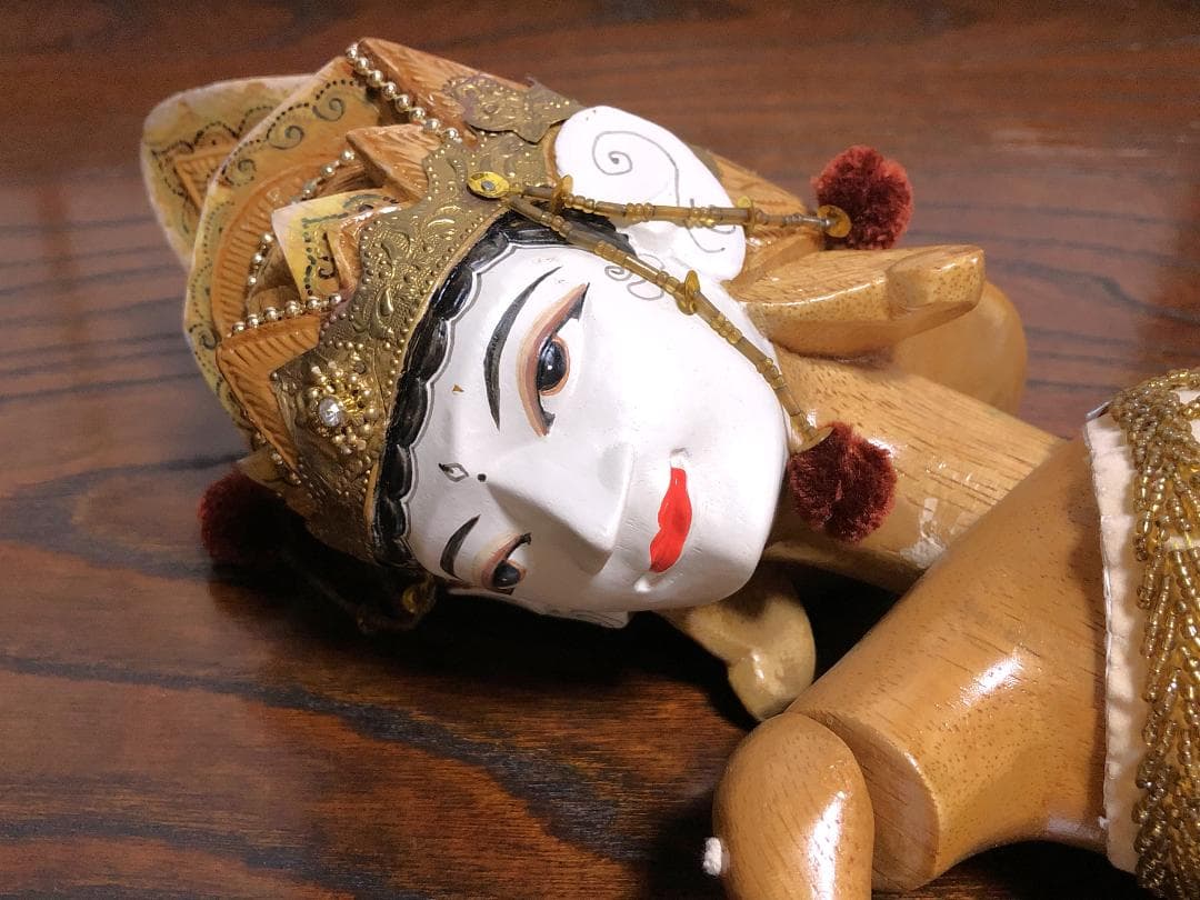 【 デウィ・ジェンバティ（Dewi Jembawati) 王女 】　ワヤン・ゴレ