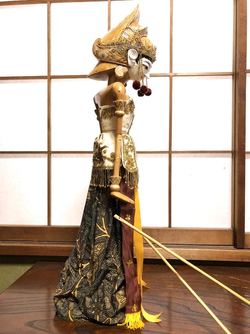 【 デウィ・ジェンバティ（Dewi Jembawati) 王女 】　ワヤン・ゴレ