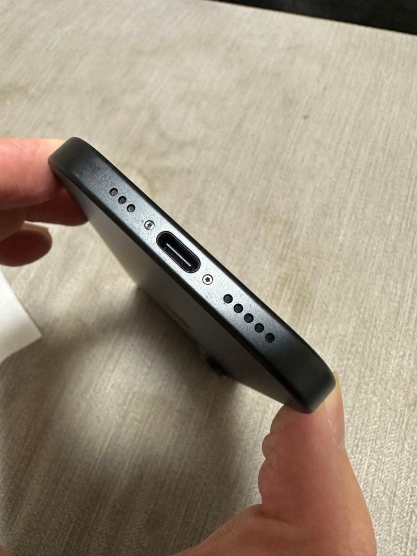 や*す様 Apple iPhone 16 ブラック　超美品