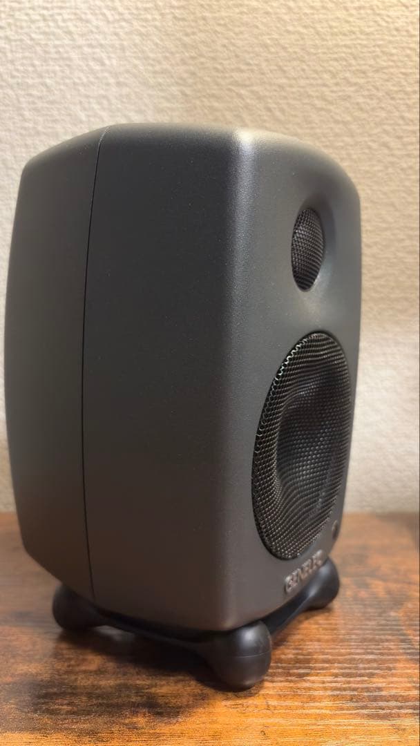 【極美品】ケーブルとGENELEC 8010AP モニタースピーカー grey
