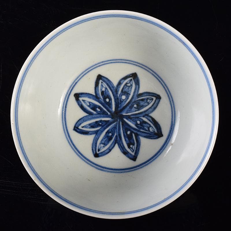 中国　青花花文碗　N　8062E