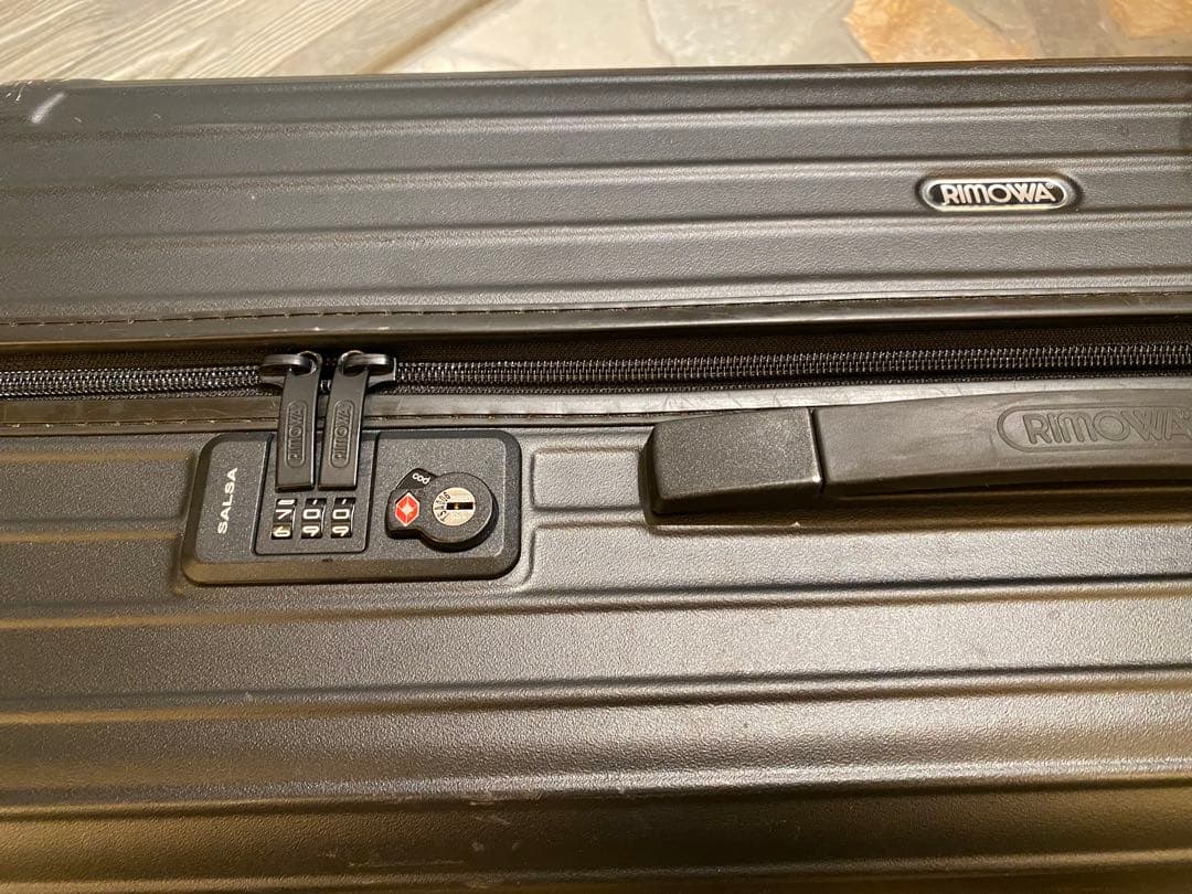 廃盤・希少モデル 旧ロゴRIMOWA SALSAマットブラック 4輪