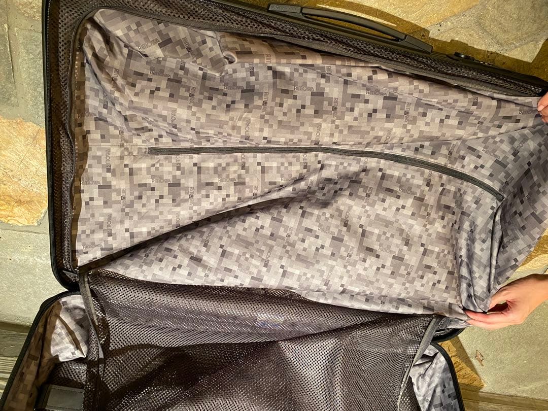 廃盤・希少モデル 旧ロゴRIMOWA SALSAマットブラック 4輪