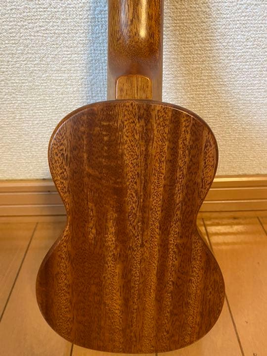 美品　T'sベビーウクレレ　デラックス　オリジナルケース付き