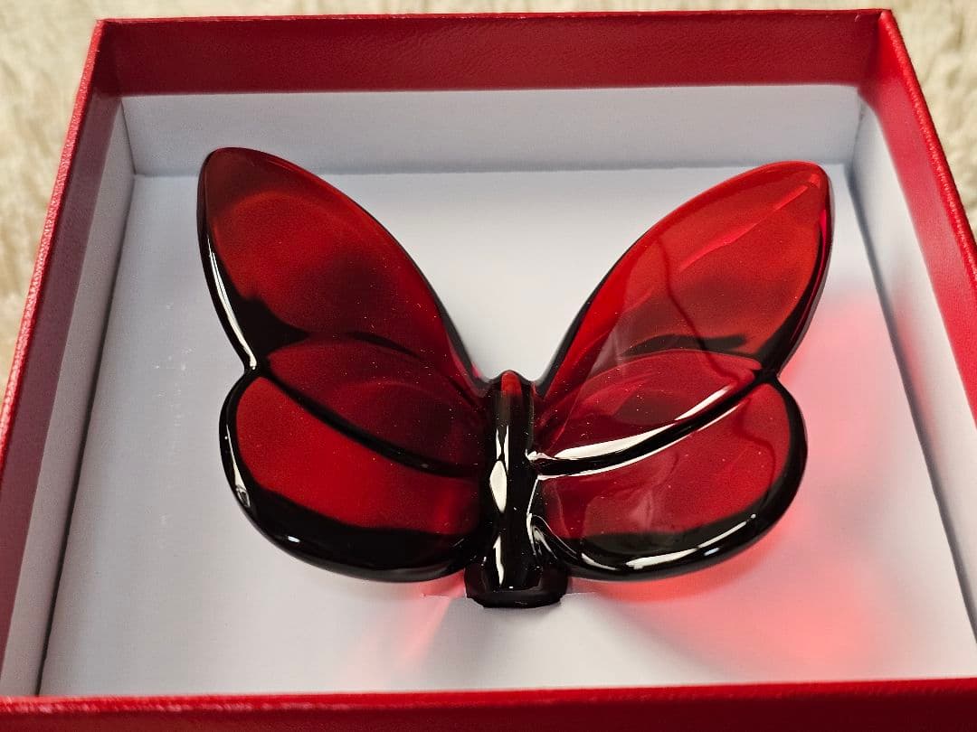 新品 Baccarat クリスタル ラッキーバタフライ RubyRed パピヨン