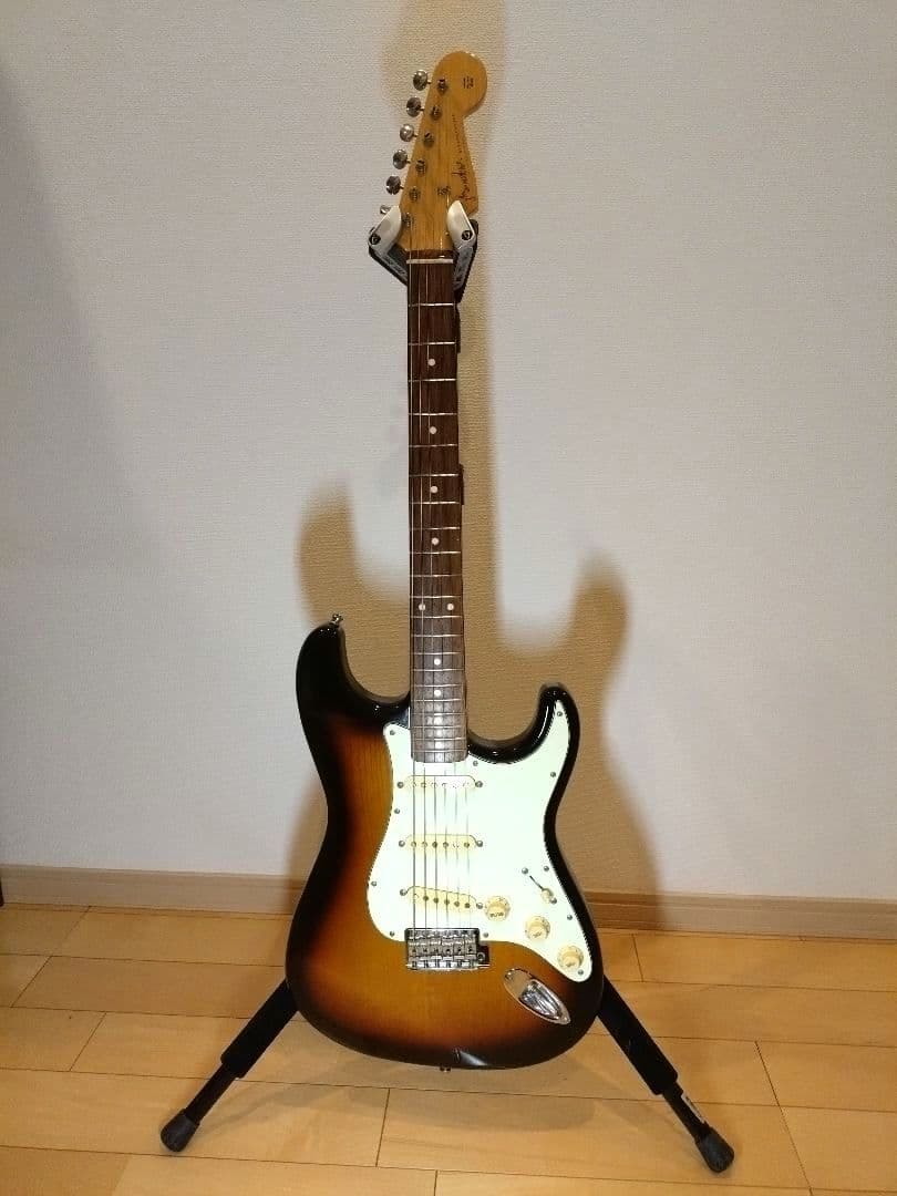 フェンダージャパン　ハードケース付　ST62-TX 3TS ストラップおまけ付