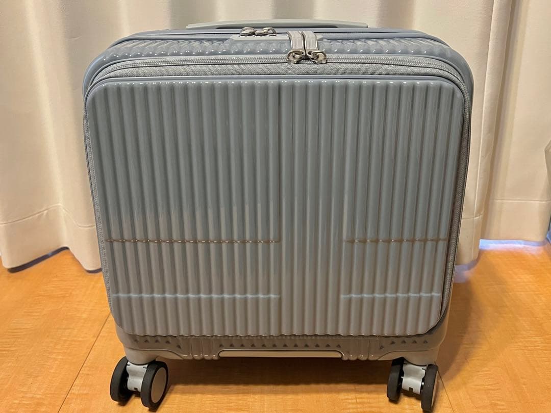 kohola様ご依頼品●イノベーターキャリーケース クラウドグレー 33L 美品