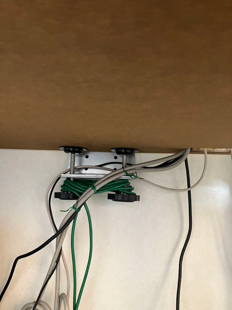 4台液晶モニター マルチモニターマウント