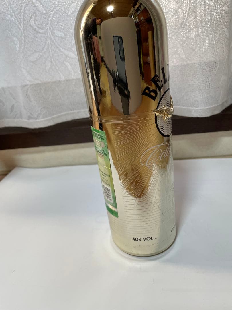 Beluga ウォッカ 0.7L メタリックボトル