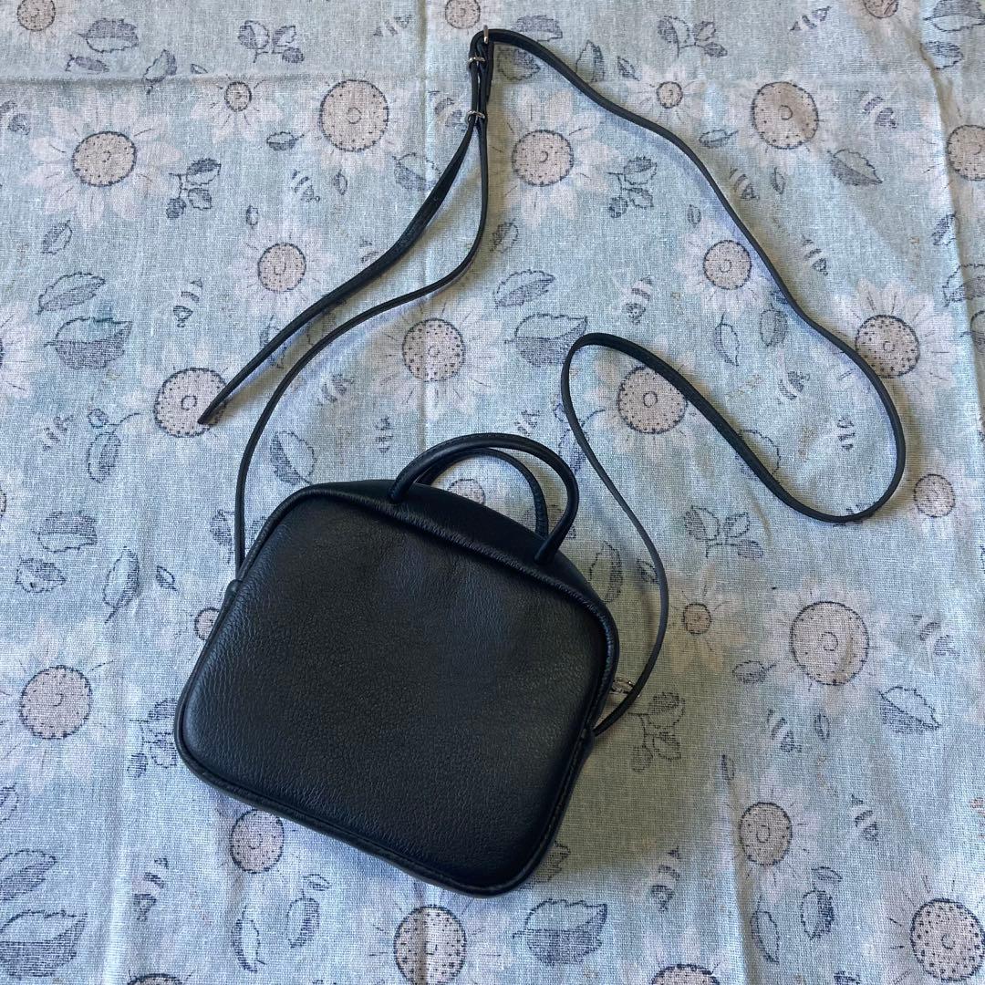 Aeta ブラックレザーショルダーバッグ