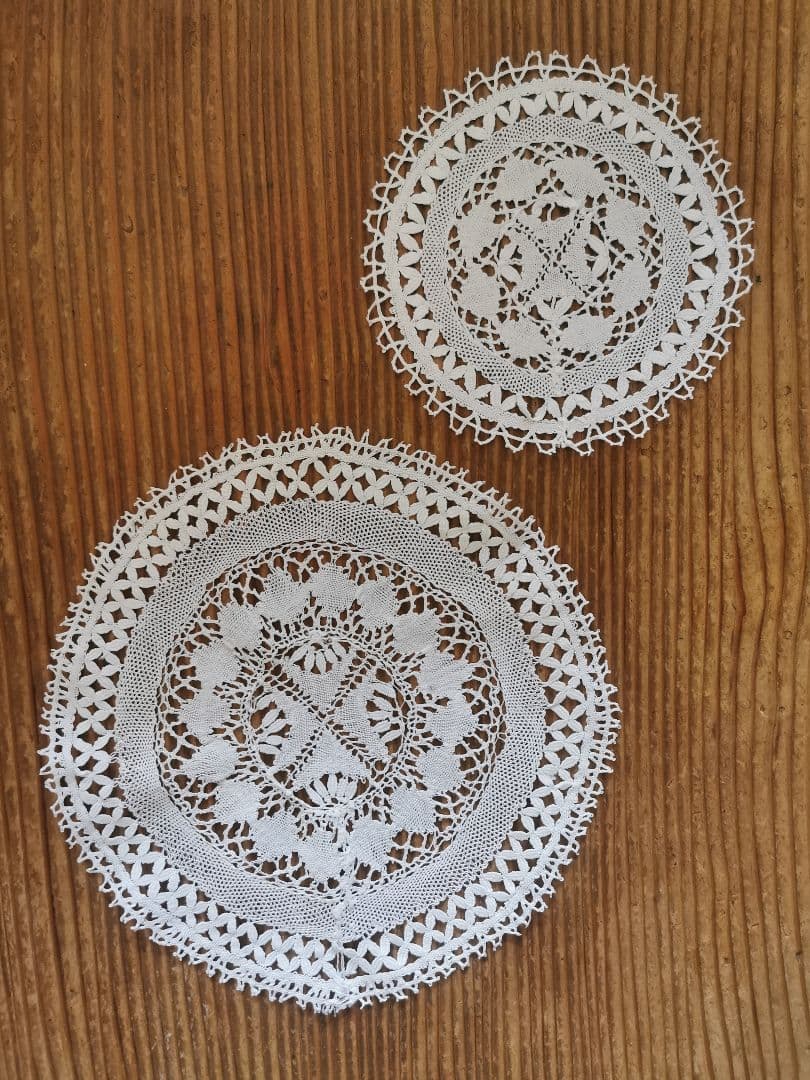 アンティーク マルチーズレース ラウンド小ドイリー 涼やかな麻糸 マルタ十字✠