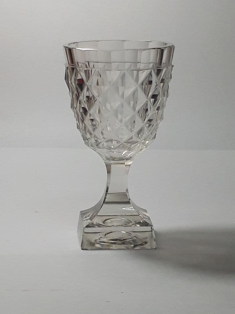 霰紋様脚付ガラス杯(江戸中期~後期)