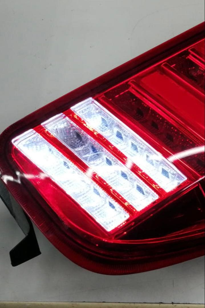 ダズフェローズ テール ノア・ヴォクシー 80 テール