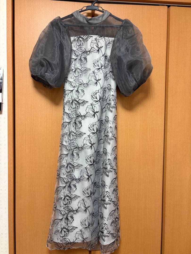 パーティードレス　　オケージョン バルーンスリーブフラワー刺繍ドレス