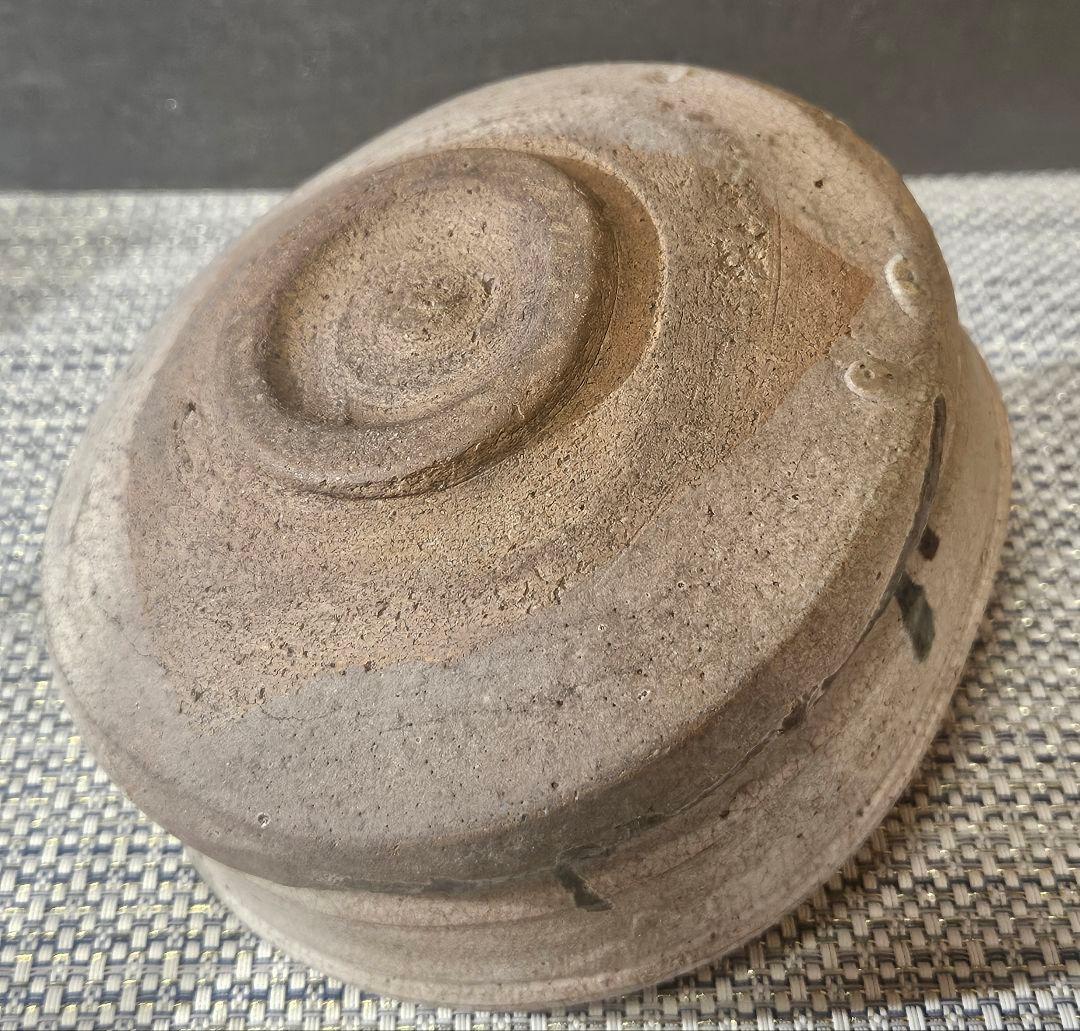 時代古作品❗明治時代頃　古志野　鉄釉　草文様　大振沓茶碗　茶道具　古陶磁器