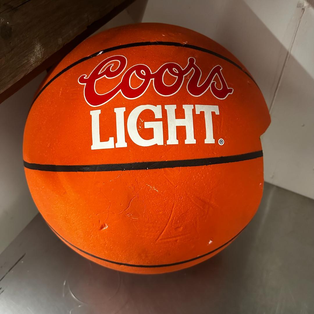 1995年製 クアーズライト発砲スチロール製バスケットボールディスプレイ②
