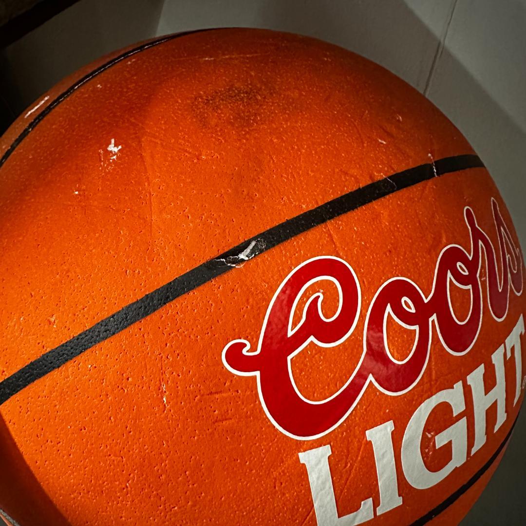 1995年製 クアーズライト発砲スチロール製バスケットボールディスプレイ②