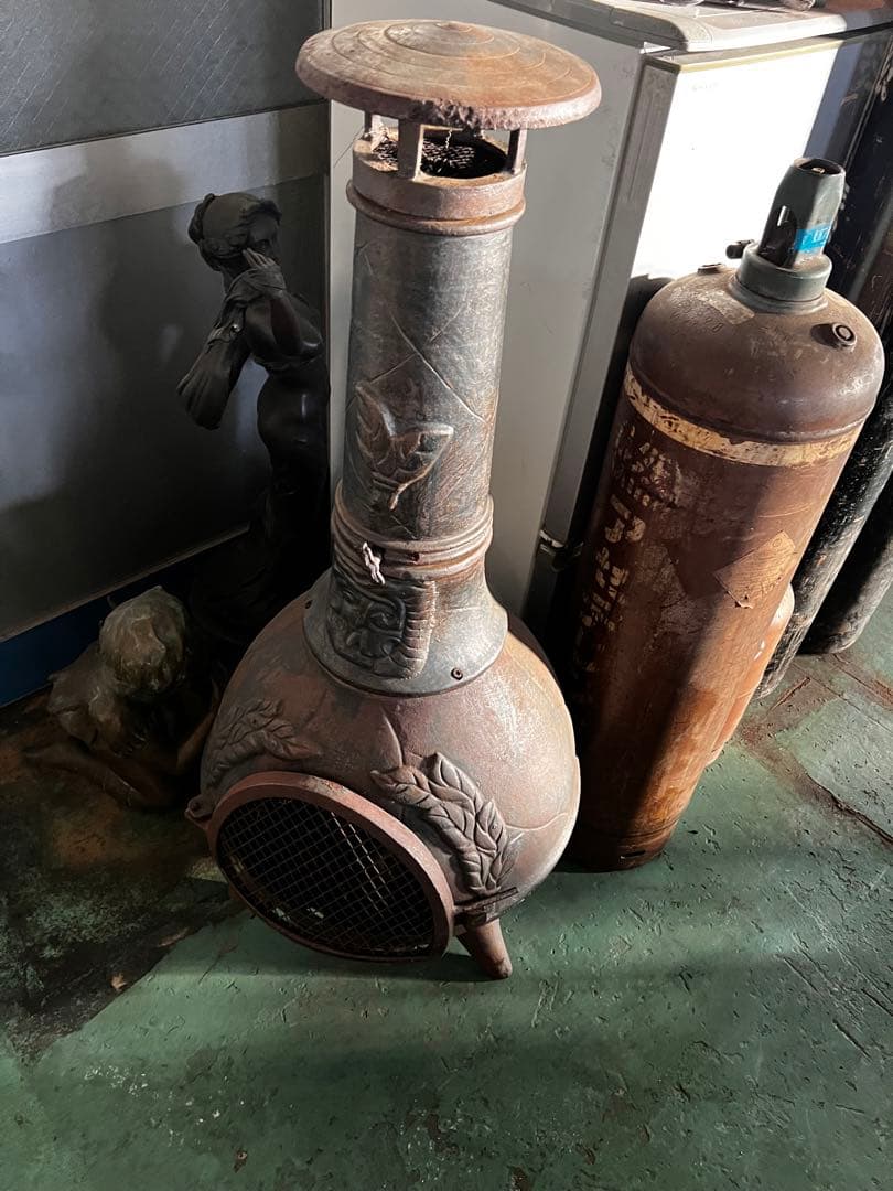 葉の彫刻付きチムニー型薪ストーブ　愛知発