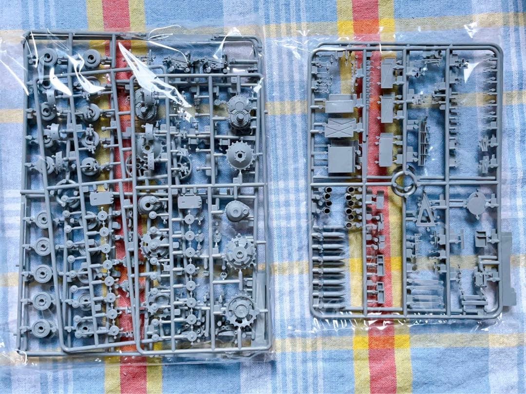 サイバーホビー 1/35 フンメル 後期型 w/金属主砲身&マジックトラック