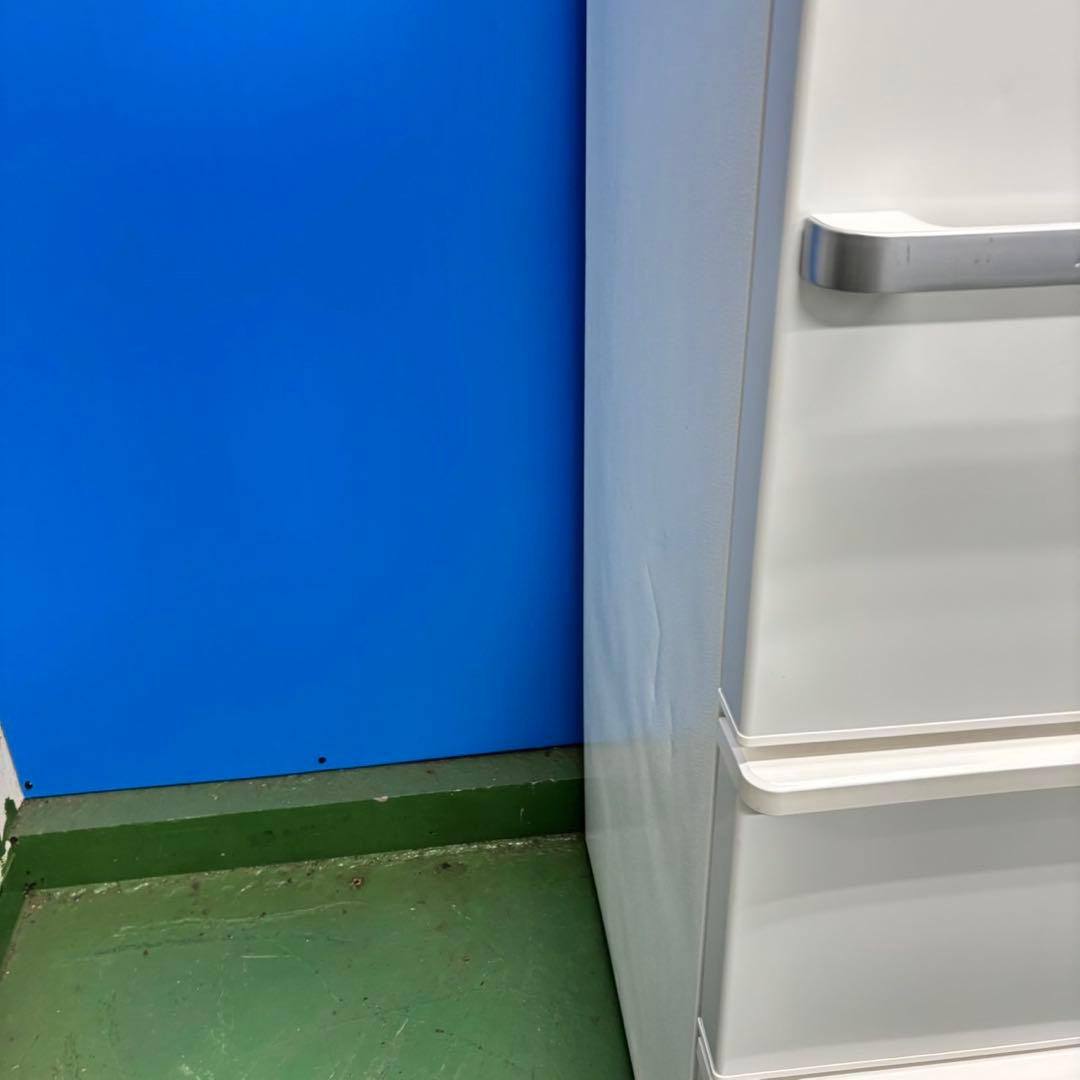 527 AQUA 1〜4人暮らし用　大型冷蔵庫　200L強　自動製氷　右開き