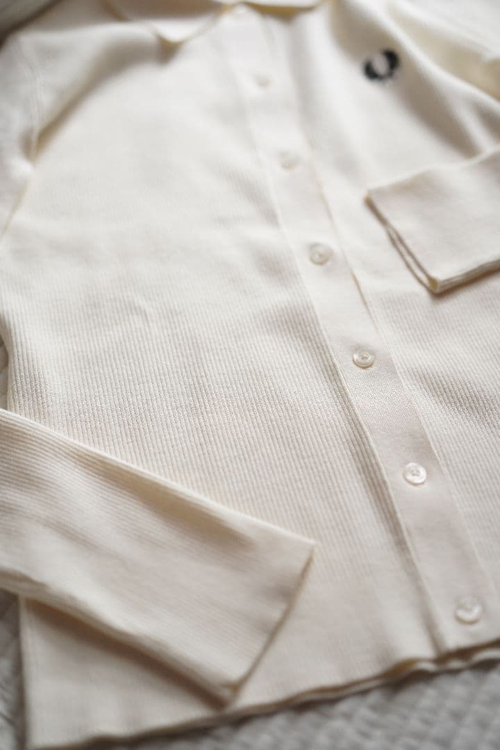【着用1回】FRED PERRY アイボリー リブ編み 長袖ニットポロシャツ