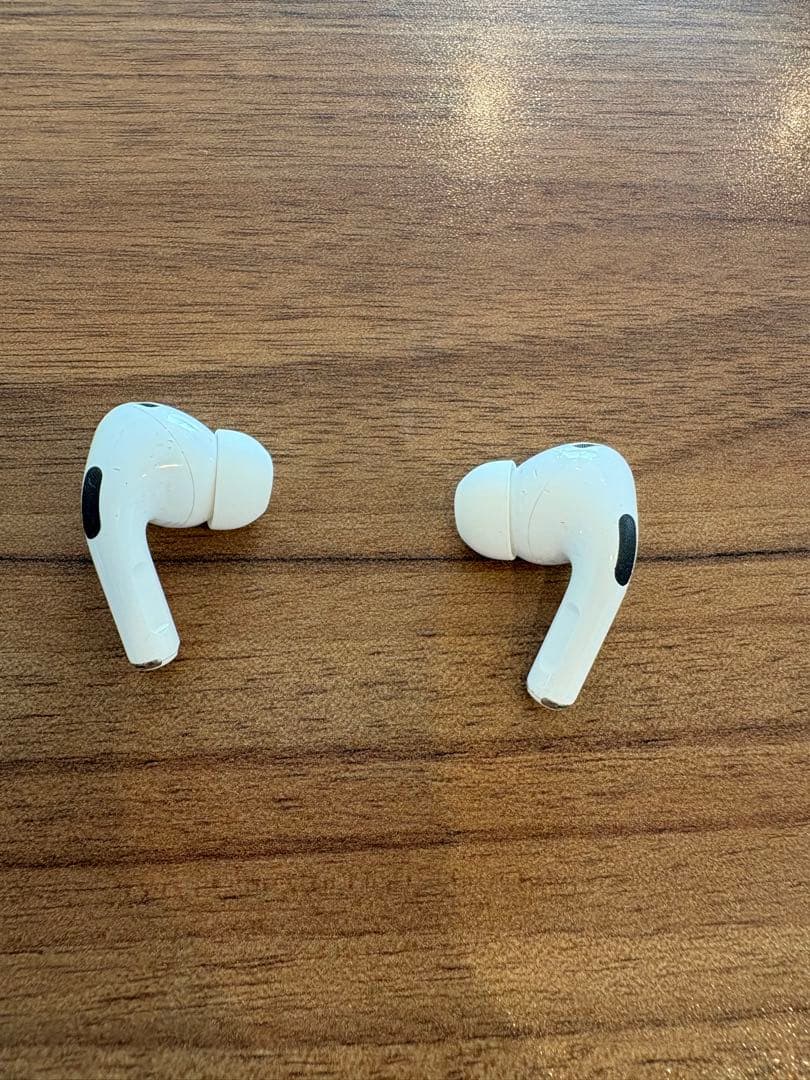 AirPods Pro 第二世代　本体 ホワイト 充電ケース付き