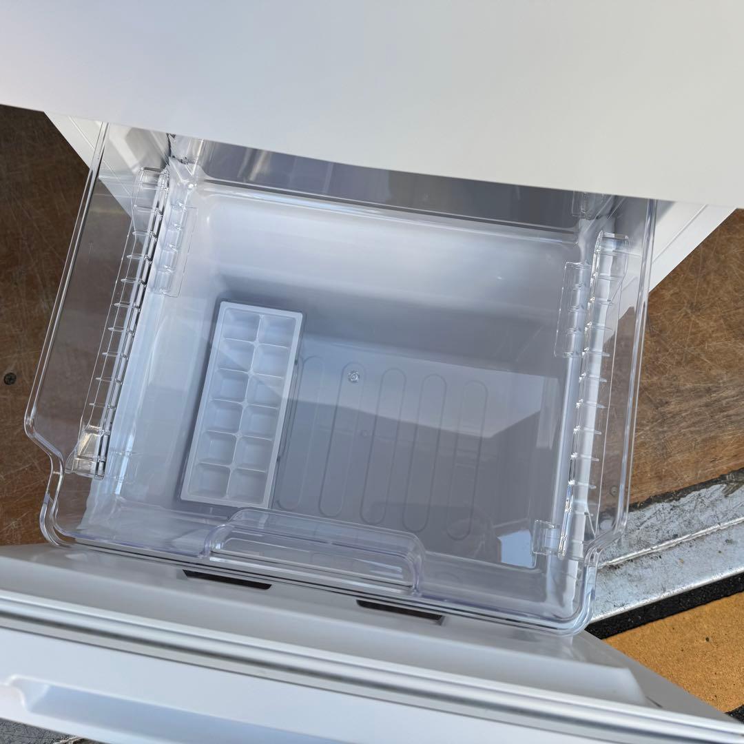 C7323★2022年製美品★シャープ　冷蔵庫　マットホワイト　右.左開き　大型