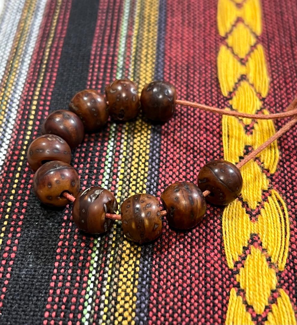 古い小粒の鳳眼菩提樹ビーズ　10個　骨董