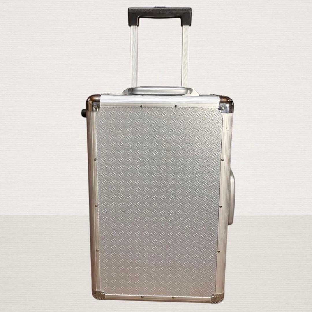 アルミ製キャリーケース 機内持込サイズ 2輪キャスター付き