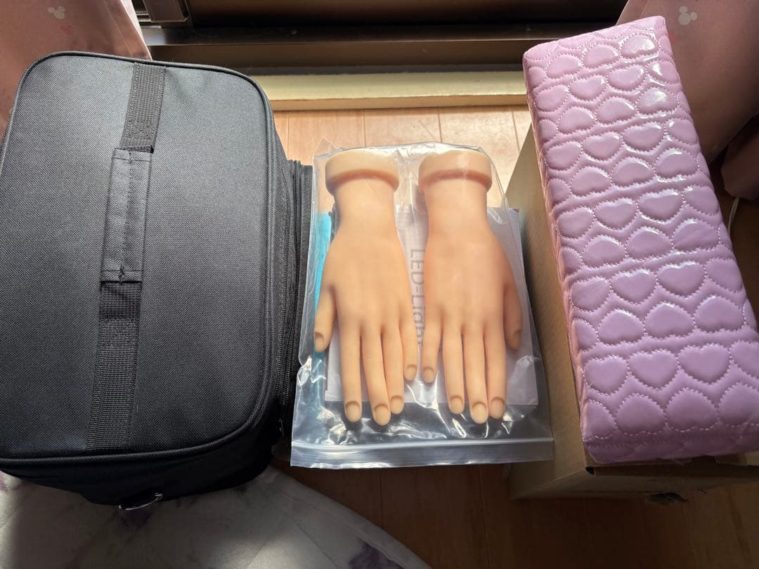 ネイル練習用手と教材セット　ユーキャン