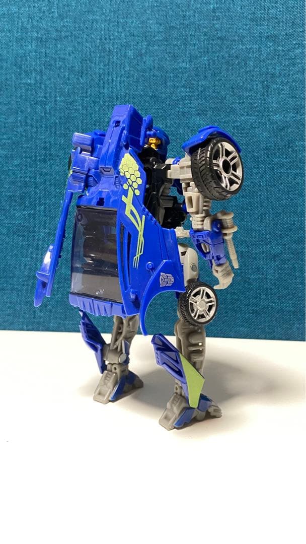 トランスフォーマー　イーバック　EVAC スタジオシリーズ