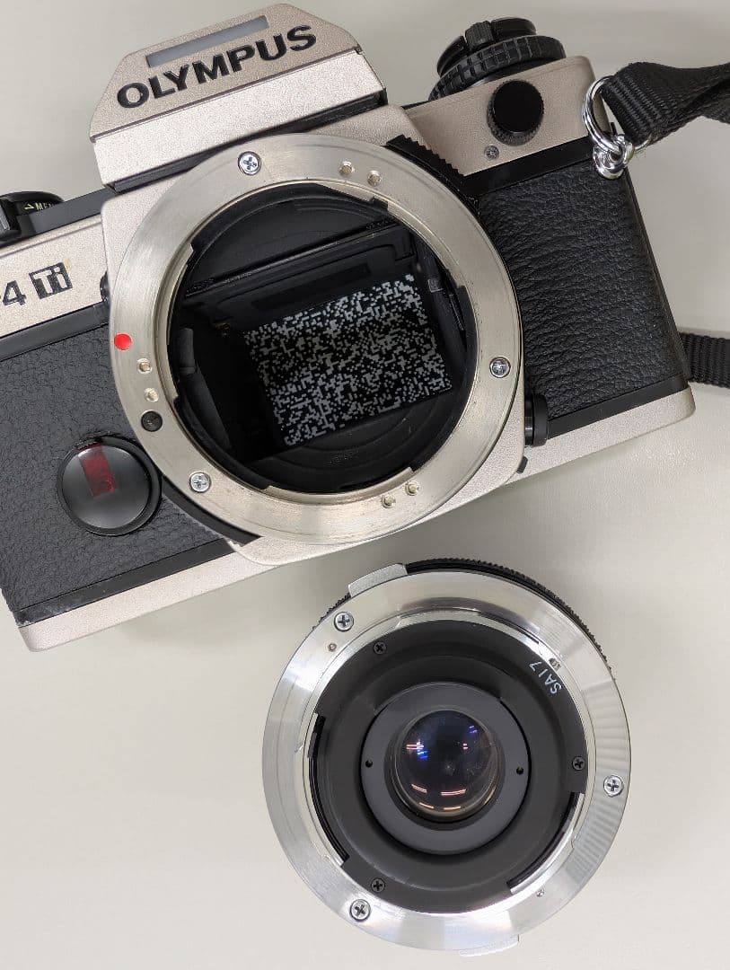 Olympus OM-4 チタン 一眼レフカメラ レンズ付き